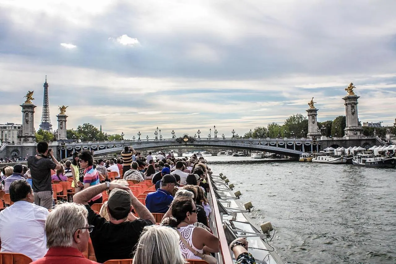184 Quatro - Superb In * Paris